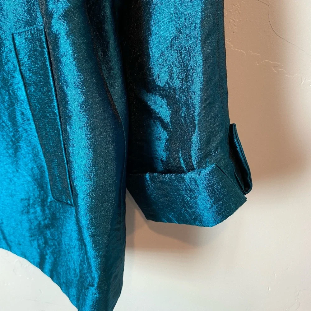 Chico's Teal Blazer Coat Lightweight Relaxed Fit Shiny Size 1/M Classic Workwear - Picture 4 of 5